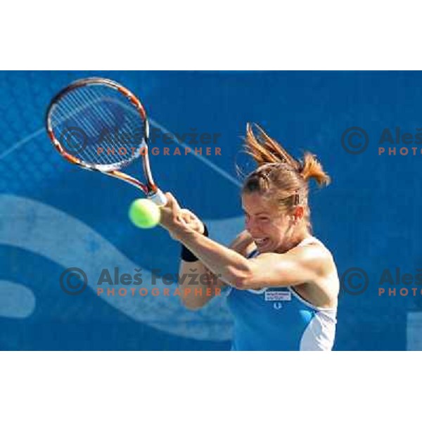 Katie O\'Brien (GBR) in action during match in first round of Banka Koper Slovenia Open WTA tour tennis tournament in Portoroz, Slovenia 20.7.2009 