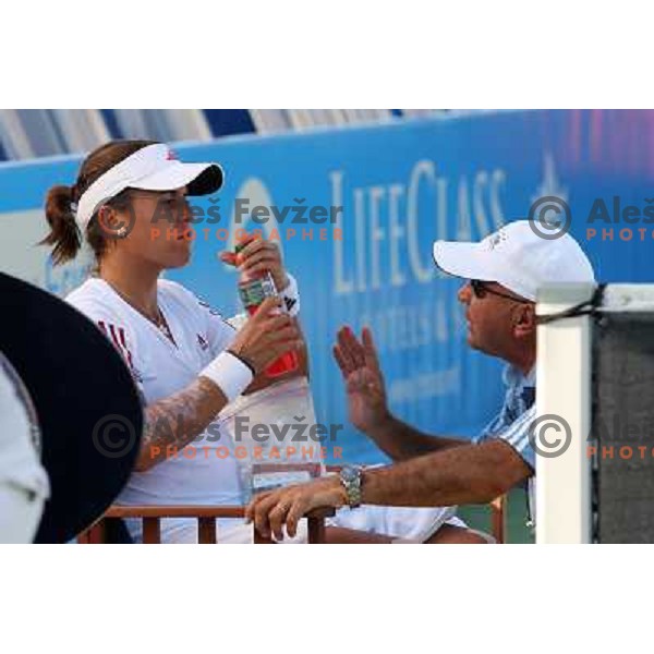 Anabel Medina Garrigues (ESP) listen to his coach in first round of Banka Koper Slovenia Open, WTA tour, Portoroz 21.7.2009 