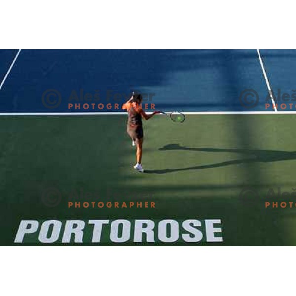 Dinara Safina (RUS) during action in second round of Banka Koper Slovenia Open, WTA tour, Portoroz, Slovenia 22.7.2009 