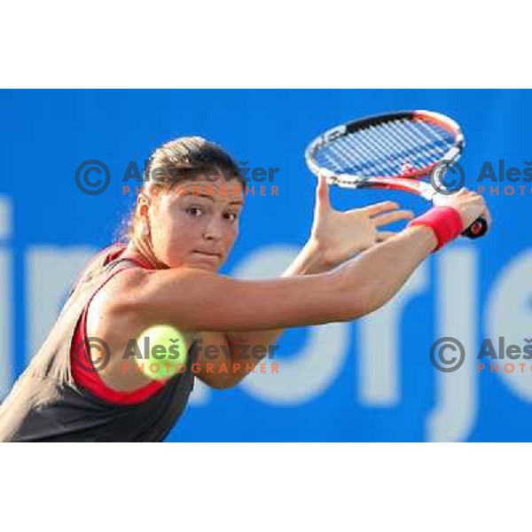 Dinara Safina (RUS) during action in second round of Banka Koper Slovenia Open, WTA tour, Portoroz, Slovenia 22.7.2009 