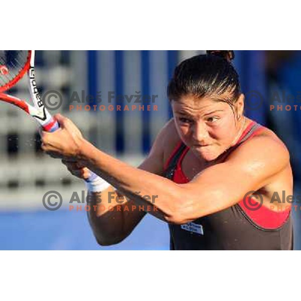Dinara Safina (RUS) in action during quarter-finals of Banka Koper Slovenia Open, WYTA tour in SRC Marina, Portoroz 24.7.2009 
