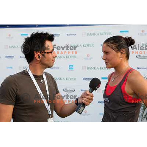 Dinara Safina (RUS) talks to Gregor Peternel after victory in quarter-finals of Banka Koper Slovenia Open, WYTA tour in SRC Marina, Portoroz 24.7.2009 