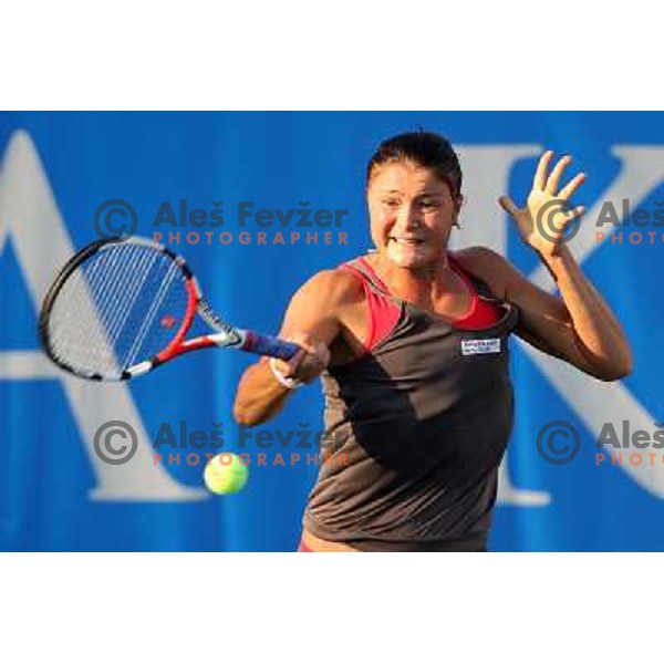 Dinara Safina (RUS) in action during quarter-finals of Banka Koper Slovenia Open, WTA tour in SRC Marina, Portoroz 24.7.2009 
