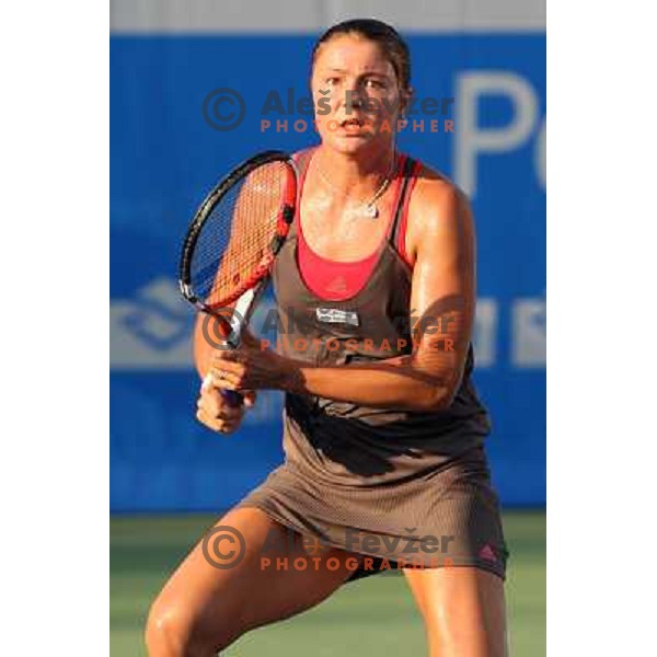 Dinara Safina (RUS) in action during quarter-finals of Banka Koper Slovenia Open, WTA tour in SRC Marina, Portoroz 24.7.2009 