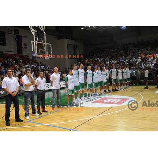 Slovenian national basketball team at the basketballl game Slovenia - Russia, Friendly Match, Novo Mesto, 10.08.2009, 