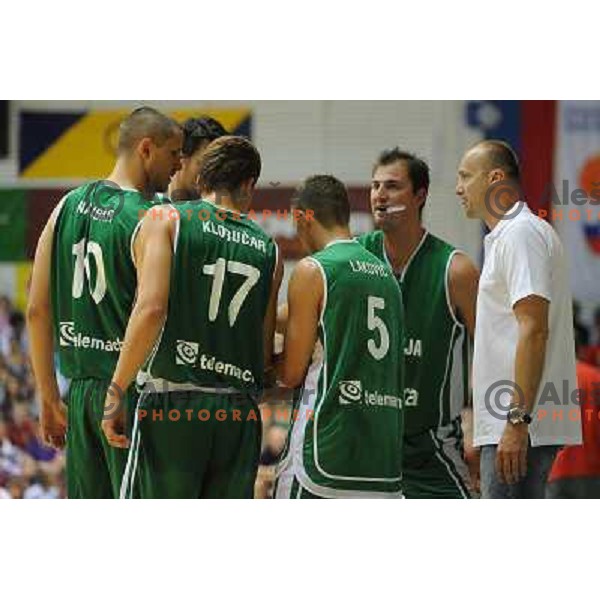 Nachbar, Klobucar, Lakovic, Brezec, Zdovc at the basketballl game Slovenia - Russia, Friendly Match, Novo Mesto, 10.08.2009, 