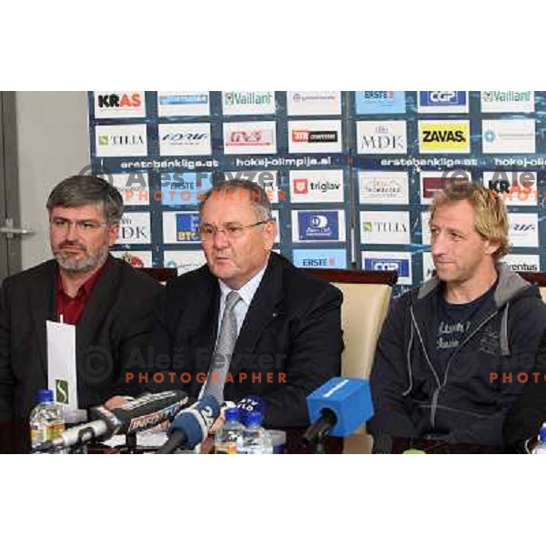 Roman Jakic, Nestl Aljancic,Tomaz Vnuk , ice- hockey player of Tilia Olimpija announced his retirement from active playing at press conference in Hala Tivoli, Ljubljana, Slovenia 5.10.2009 