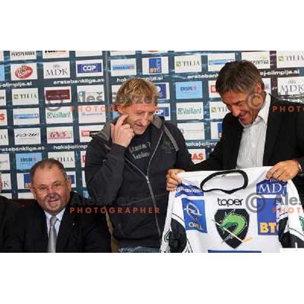 Nestl Aljancic, Tomaz Vnuk , ice- hockey player of Tilia Olimpija announced his retirement from active playing and Mitja Mejac at press conference in Hala Tivoli, Ljubljana, Slovenia 5.10.2009 