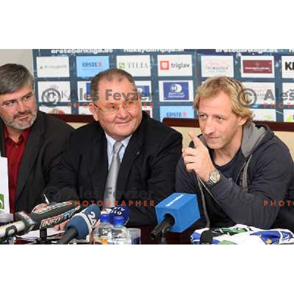 Roman Jakic, Nestl Aljancic,Tomaz Vnuk , ice- hockey player of Tilia Olimpija announced his retirement from active playing at press conference in Hala Tivoli, Ljubljana, Slovenia 5.10.2009 