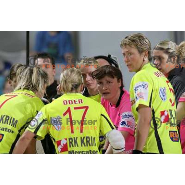 Luminita Dinu in action during first match of the Final of Handball Champions league women match betwwen Krim Mercator (SLO) and Viborg (DEN) in Tivoli Hall, Ljubljana, Slovenia on May 14, 2006