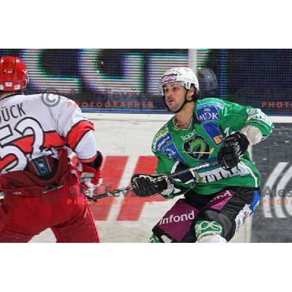 Frank Banham in action during ice-hockey match Tilia Olimpija- Acroni Jesenice in Ebel league, played in Hala Tivoli, Ljubljana, Slovenia 27.11.2009 