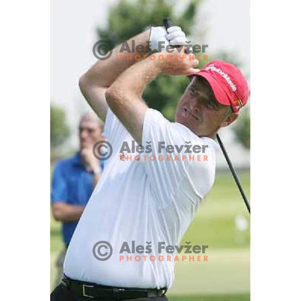 Grenier Claude drive at first hole