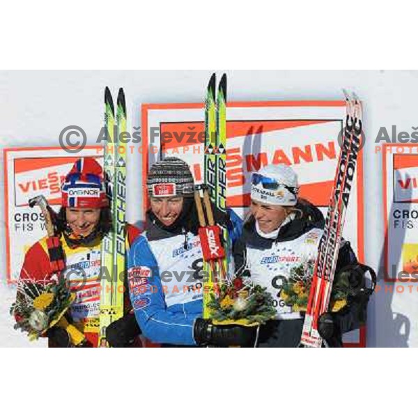 Bjoergen Marit, Kowalczyk Justyna, Haag Anna at the 15km Classic Mass Start of the Cross-Country FIS World Cup, Rogla, Slovenia, 20.12.2009, 