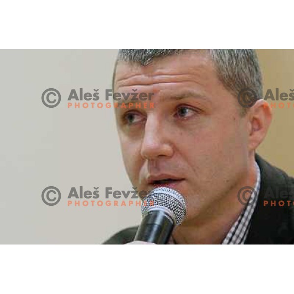  Walter Jeklin at press conference in City Hotel, Ljubljana, Slovenia 22.12.2009 