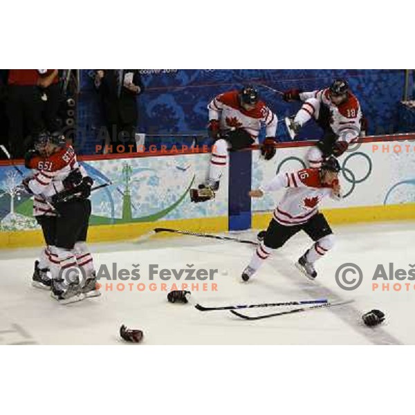  in action during ice hockey match Canada-USA in men\'s Final at the Vancouver 2010 Winter Olympic games, Canada 