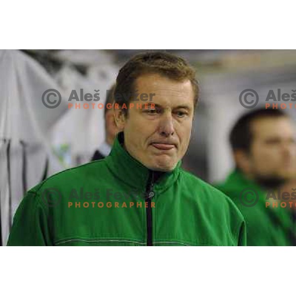 Hannu JŠrvenpŠŠ at the Ice hockey game Tilia Olimpija - Acroni Jesenice 3rd game played in the final of the slovenian ice hockey league ,Ljubljana, 26.03.2010, 