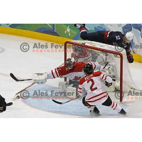 Luongo in action during ice hockey match Canada-USA in the final of Olympic tournament 28.2.2010, Vancouver 2010 Winter Olympic Games, Canada 