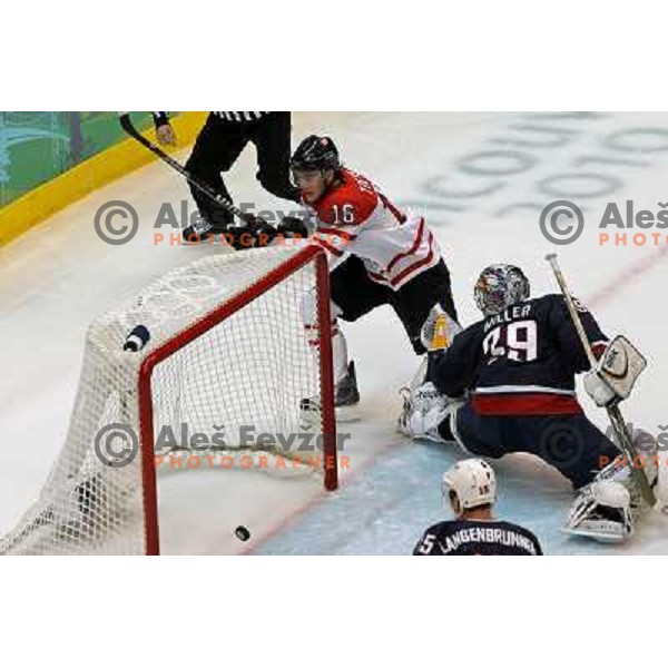 Toews scores goal past Miller during ice hockey match Canada-USA in the final of Olympic tournament 28.2.2010, Vancouver 2010 Winter Olympic Games, Canada 