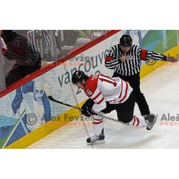 Toews celebrates goal during ice hockey match Canada-USA in the final of Olympic tournament 28.2.2010, Vancouver 2010 Winter Olympic Games, Canada 