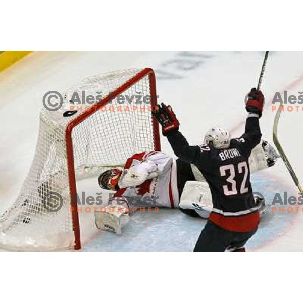 Luongo and Brown in action during ice hockey match Canada-USA in the final of Olympic tournament 28.2.2010, Vancouver 2010 Winter Olympic Games, Canada 