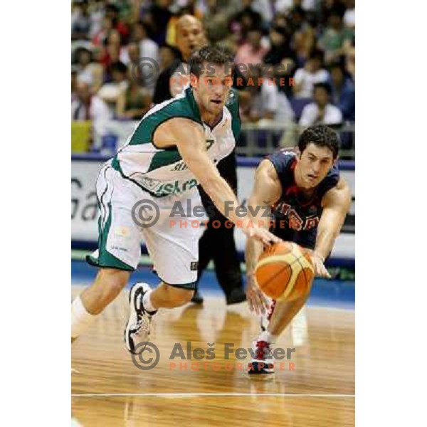 Beno Udrih from Slovenia vs Kirk Hinrich from USA
