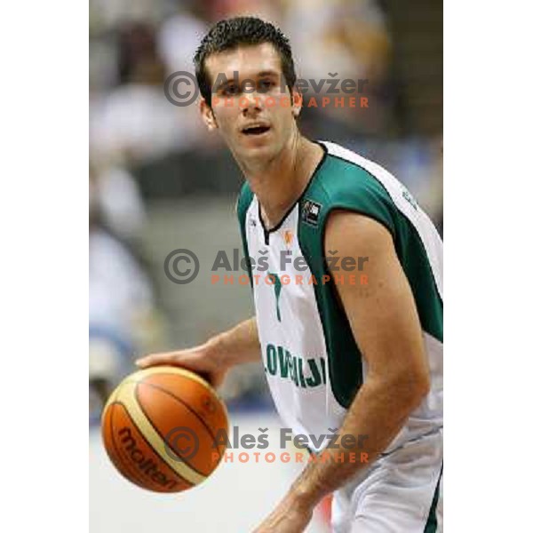 Sani Becirovic with the ball