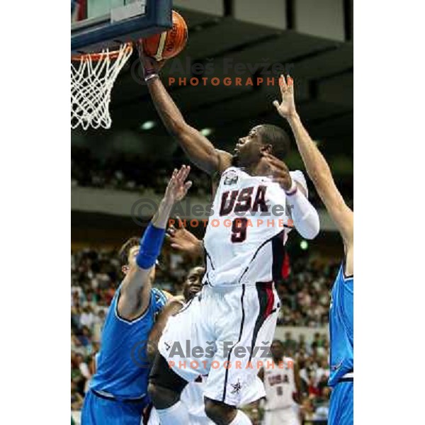 Dwyane Wade lay-up against Italy