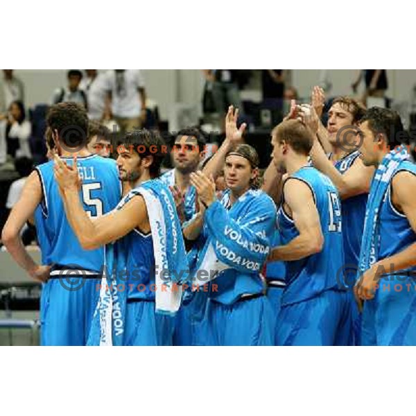Italian team salute their fans