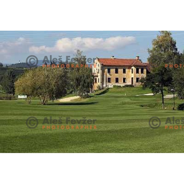 Golf course Zlati gric ( 9 holes, par 36, 2760 meters) in Slovenske Konjice, Slovenia lies in idyllic surroundings between vineyards in Sÿkalce. It is naturally stirred up and entirely rounded up with vineyards. Playing fields are variegated with a b