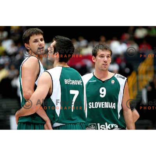 Bostjan Nachbar, Sani Becirovic and Beno Udrih