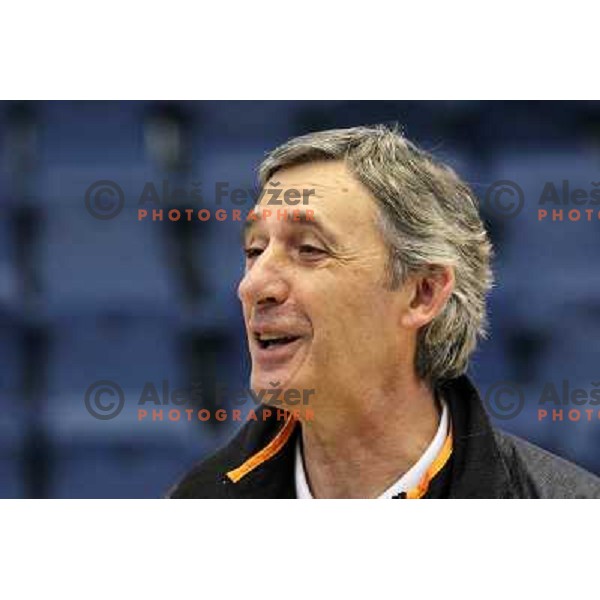  Svetislav Pesic during practice session before basketball match Power Electronics Valencia- Union Olimpija in round 10 of Turkish Airlines Euroleague in Valencia on December 22,2010 