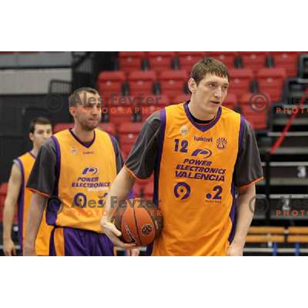 Serhiy Lishchuk of PE Valencia in action during practice before basketball match Power Electronics Valencia- Union Olimpija in round 10 of Turkish Airlines Euroleague, played in Valencia on December 22,2010 