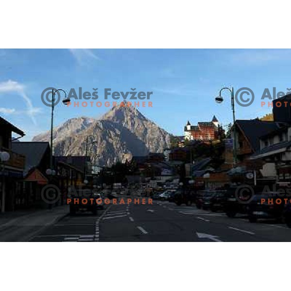 Les 2 Alpes, resort in L\'Oisans in France offers superb skiing during winter and adventure activities, mountain biking (VTT) and skiing on the glacier during summer months. Summer action in August 2011 was excellent 