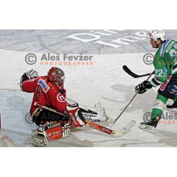 Hocevar and Kuznik at ice-hockey match ZM Olimpija-Acroni Jesenice in 22nd round of Ebel league,played in LJUBLJANA (Slovenia) 18.11.2007. ZM Olimpija won 5:4 after shot-out. Photo by Ales Fevzer 