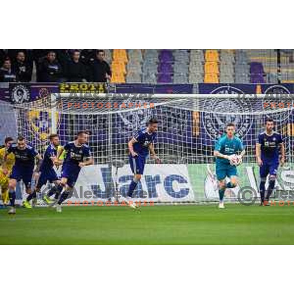Kenan Piric of Maribor in action during soccer match between Maribor and Domzale, Round 1 of Slovenian Cup 2018/19 quarterfinal, played in Ljudski vrt, Maribor, Slovenia on October 23, 2018