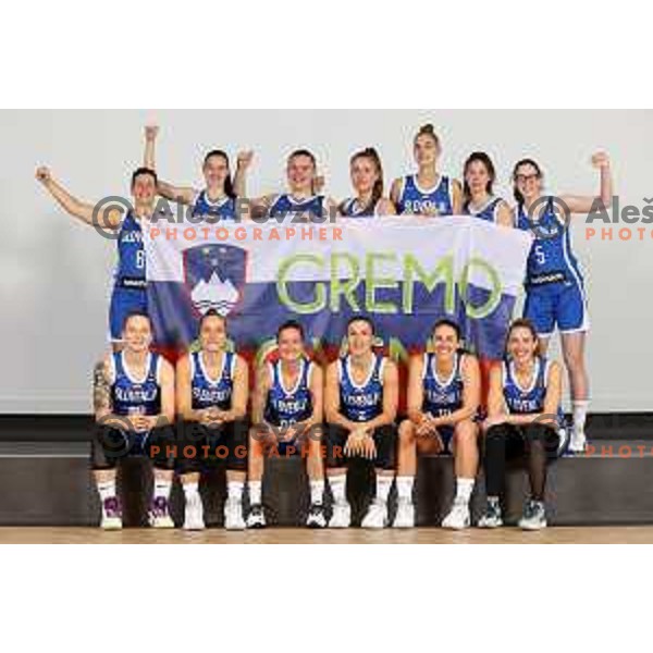 Debeljak, Friskovec, Baric, Oblak, Jakovina, Rupnik ( seating L-R) and Kroselj, Senicar, Gorsic, Dautovic, Jelenc, Srot, Ceh (standing L-R) of Slovenia Women\'s National basketball team in Ljubljana on November 9, 2021 