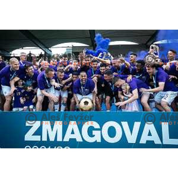 celebrating after becoming national champions of Prva liga Telemach in Fazanerija, Murska Sobota, Slovenia on May 22, 2022. Photo: Jure Banfi/www.alesfevzer.com