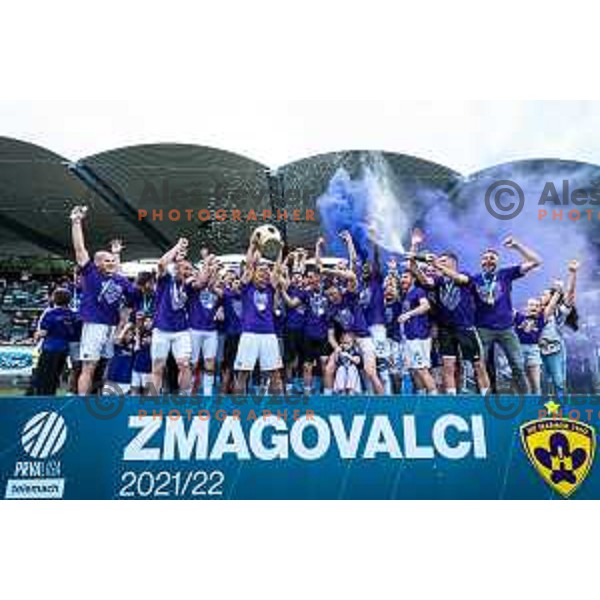 celebrating after becoming national champions of Prva liga Telemach in Fazanerija, Murska Sobota, Slovenia on May 22, 2022. Photo: Jure Banfi/www.alesfevzer.com