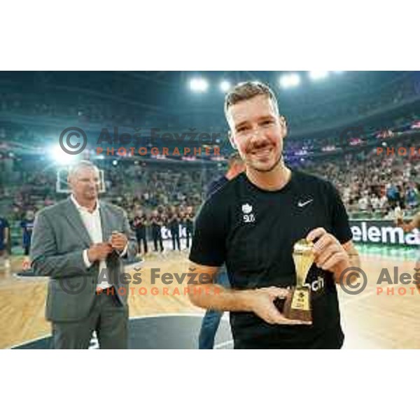 Matej Erjavec and Goran Dragic at KZS awards prior the Telemach match between Slovenia and Serbia in SRC Stozice, Ljubljana, Slovenia on August 17, 2022