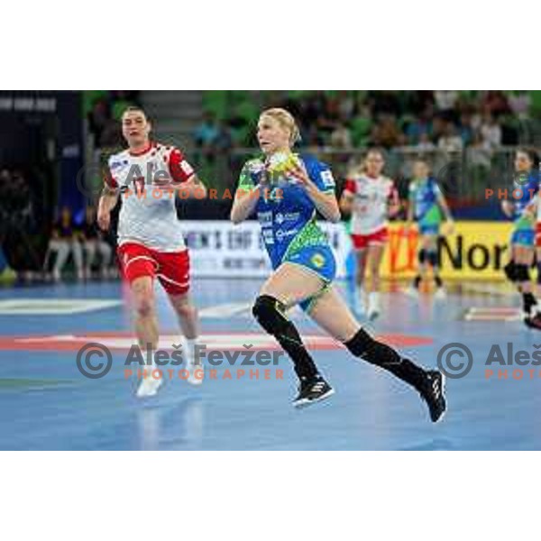 Tamara Mavsar in action during the handball match between Slovenia and Croatia at Women\'s EHF Euro 2022 in Ljubljana, Slovenia on November 10, 2022