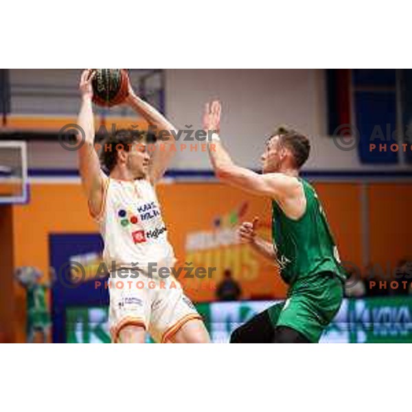 Austin Luke of Helios Suns and Leon Stergar of Krka during ABA League 2 2022-2023 final match between Helios Suns and Krka (SLO) in Domzale, Slovenia on April 16, 2023. Foto: Filip Barbalic