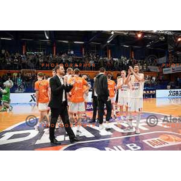 Grega Nachbar and players of Helios Suns greeting the home fans after ABA League 2 2022-2023 final match between Helios Suns and Krka (SLO) in Domzale, Slovenia on April 16, 2023. Foto: Filip Barbalic