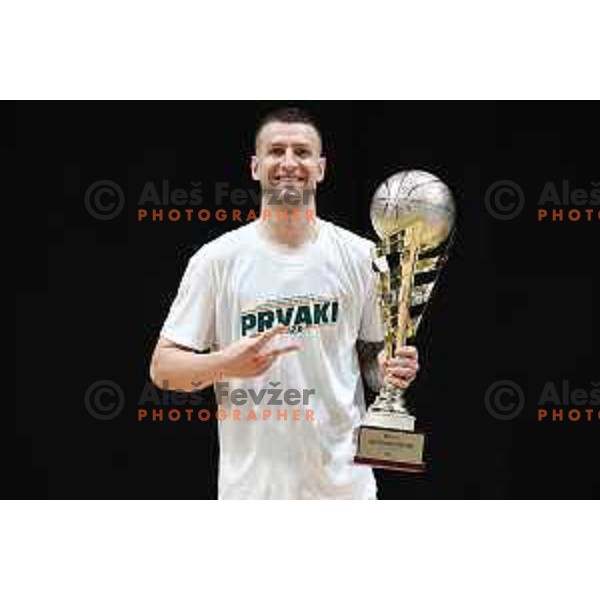 Alen Omic of Cedevita Olimpija celebrates the Title of Nova KBM league after beating Helios Suns in the Final in Hala Tivoli, Ljubljana, Slovenia on June 10, 2023. Foto: Filip Barbalic